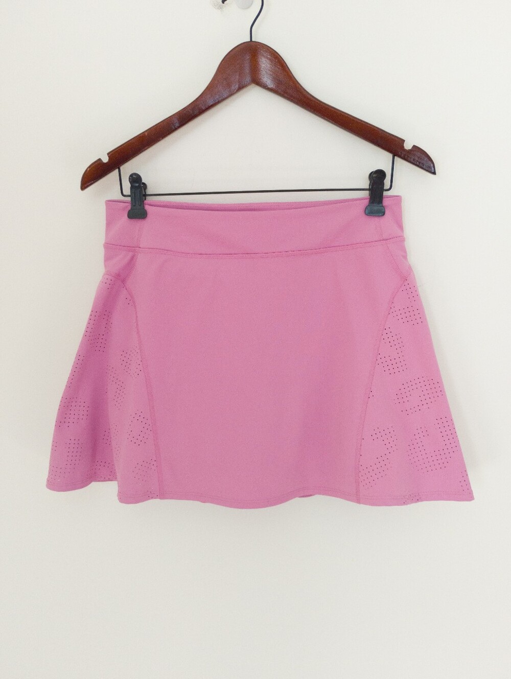 Sincerely Jules Pink Athletic Skort with Perforated Side Panels Size Medium